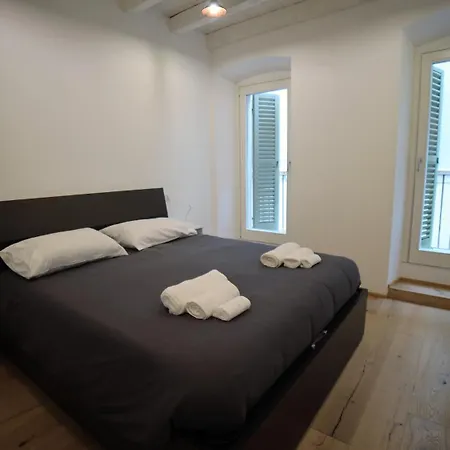 Vittoria Tre Piazze Apartment
